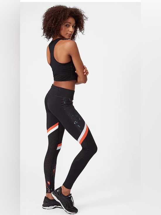 Sweaty Betty Other - SWEATY BETTY Homestraight Crop Top With Matching Leggings (Size Small)